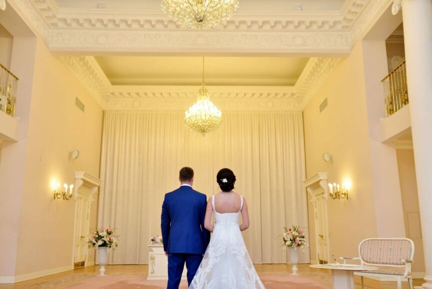 beauty-bride-and-handsome-groom-are-registering-th-2021-08-26-16-24-00- (1)
